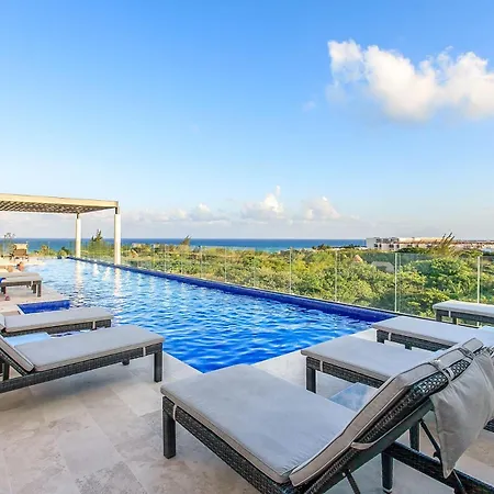 Happy Vibes Getaway With Stellar Oceanview Roof Pool! Vila