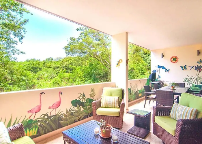 Happy Vibes Getaway With Stellar Oceanview Roof Pool!